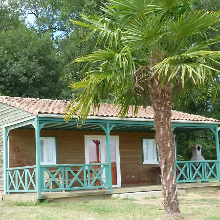 Ferme De L'aoueille * Pouylebon